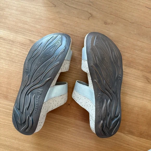 Romika Fidschi 22 Sandal in Gold Combo (Size 8) - Picture 4 of 6